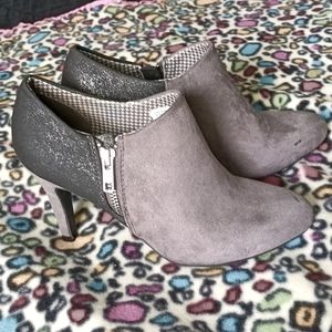 🎐DexFlex Heeled Booties🎐